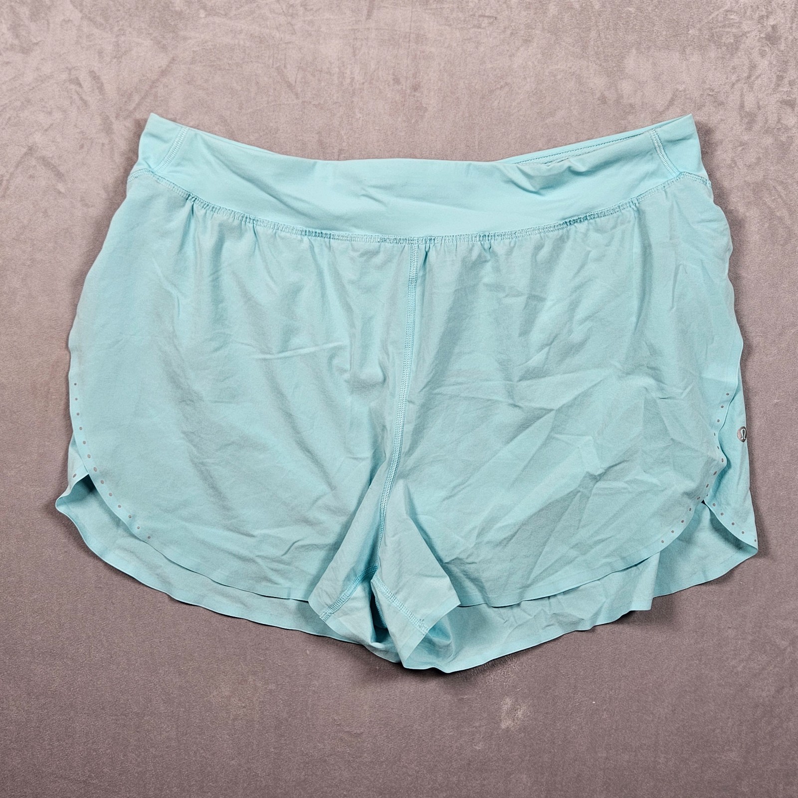 Lululemon Shorts Womens 14 Blue Fast and Free Reflective High Rise Classic Fit