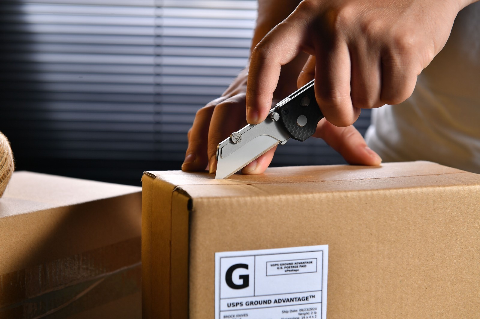 Olight U1 Pro Multitool Folding Utility Knife, Carbon Fiber Overlay & G10 Handle