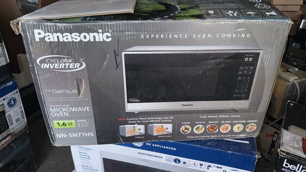 Panasonic 1.6 Cu.ft 1250 Watt Countertop Microwave Oven with Cyclonic Inverter