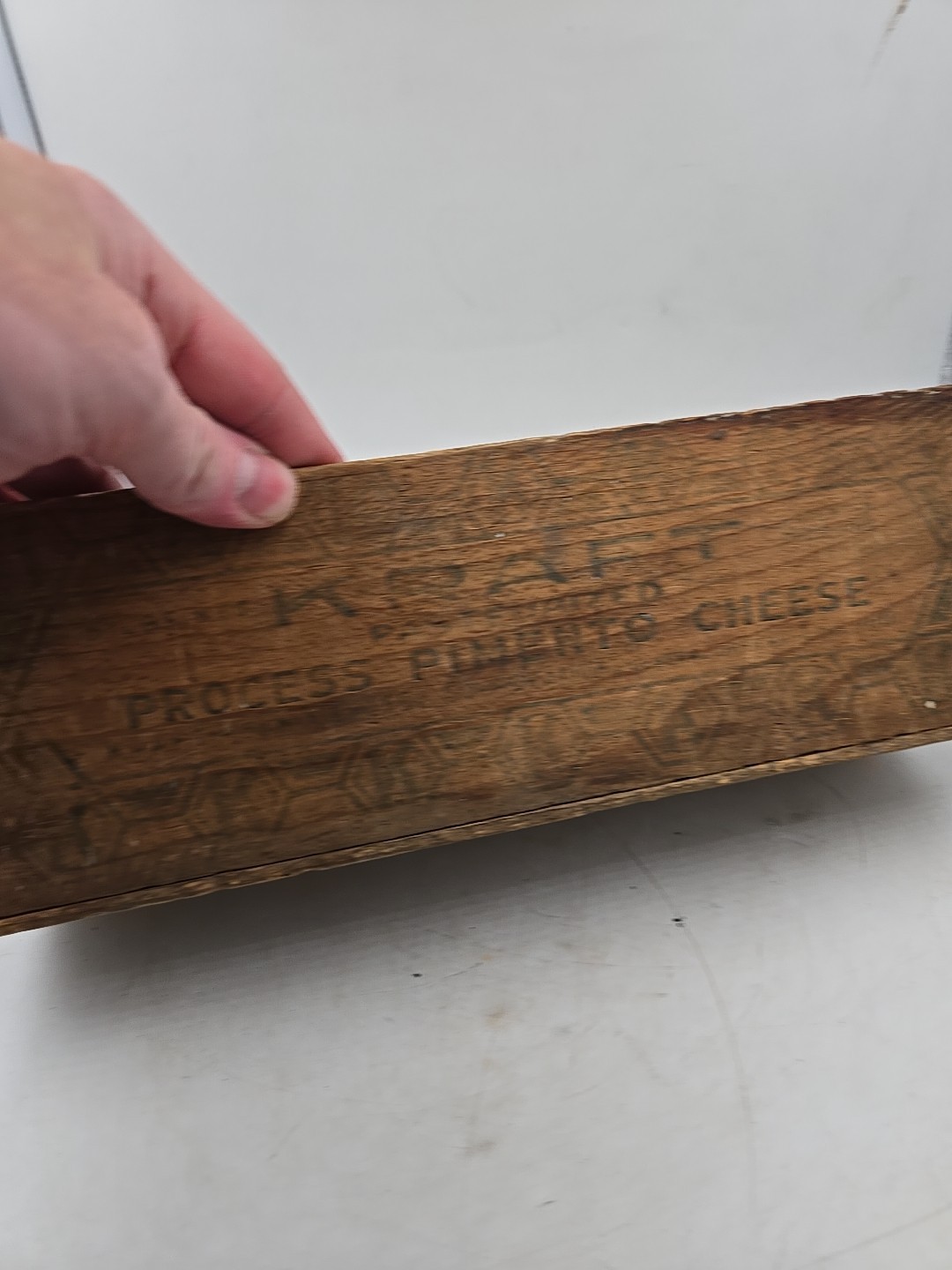 VINTAGE KRAFT PIMENTO CHEESE WOOD BOX CHICAGO, ILL