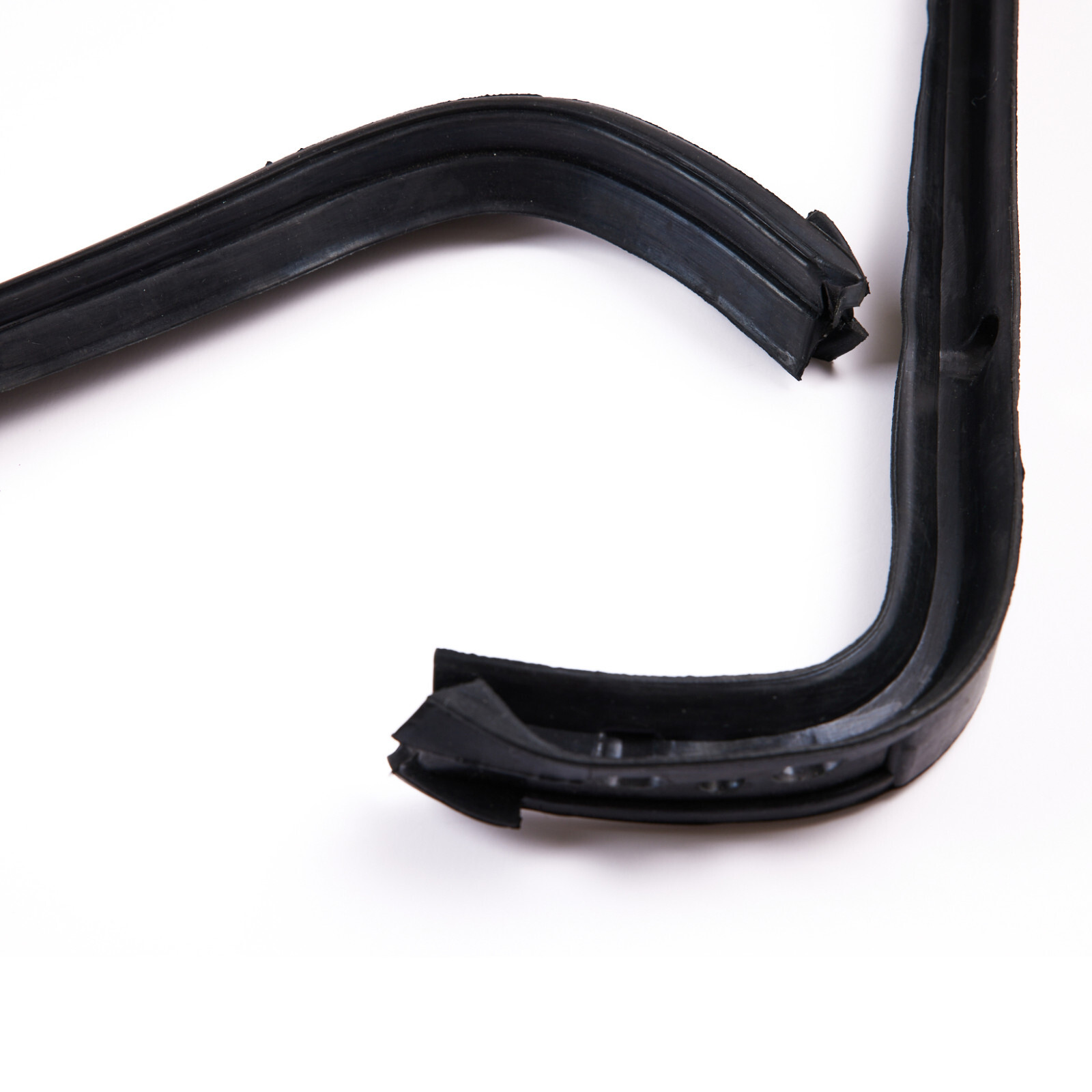 BMW e46 M3 330Ci 328Ci coupe rear quarter window rubber seal weather stripping