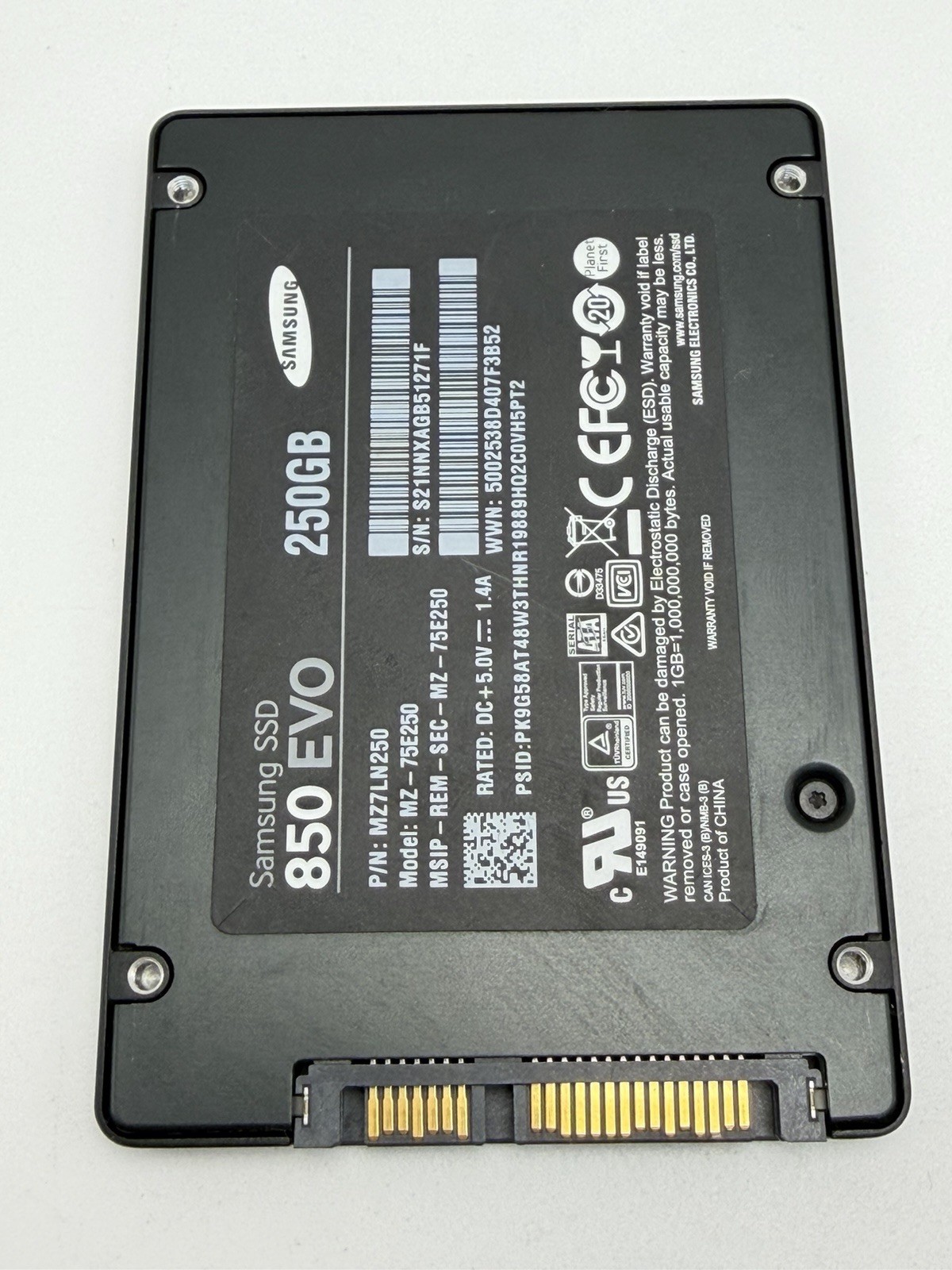 250GB / 256GB SATA 2.5" SSD - Mixed Brands, Tested/working HIHG Health, 1pc