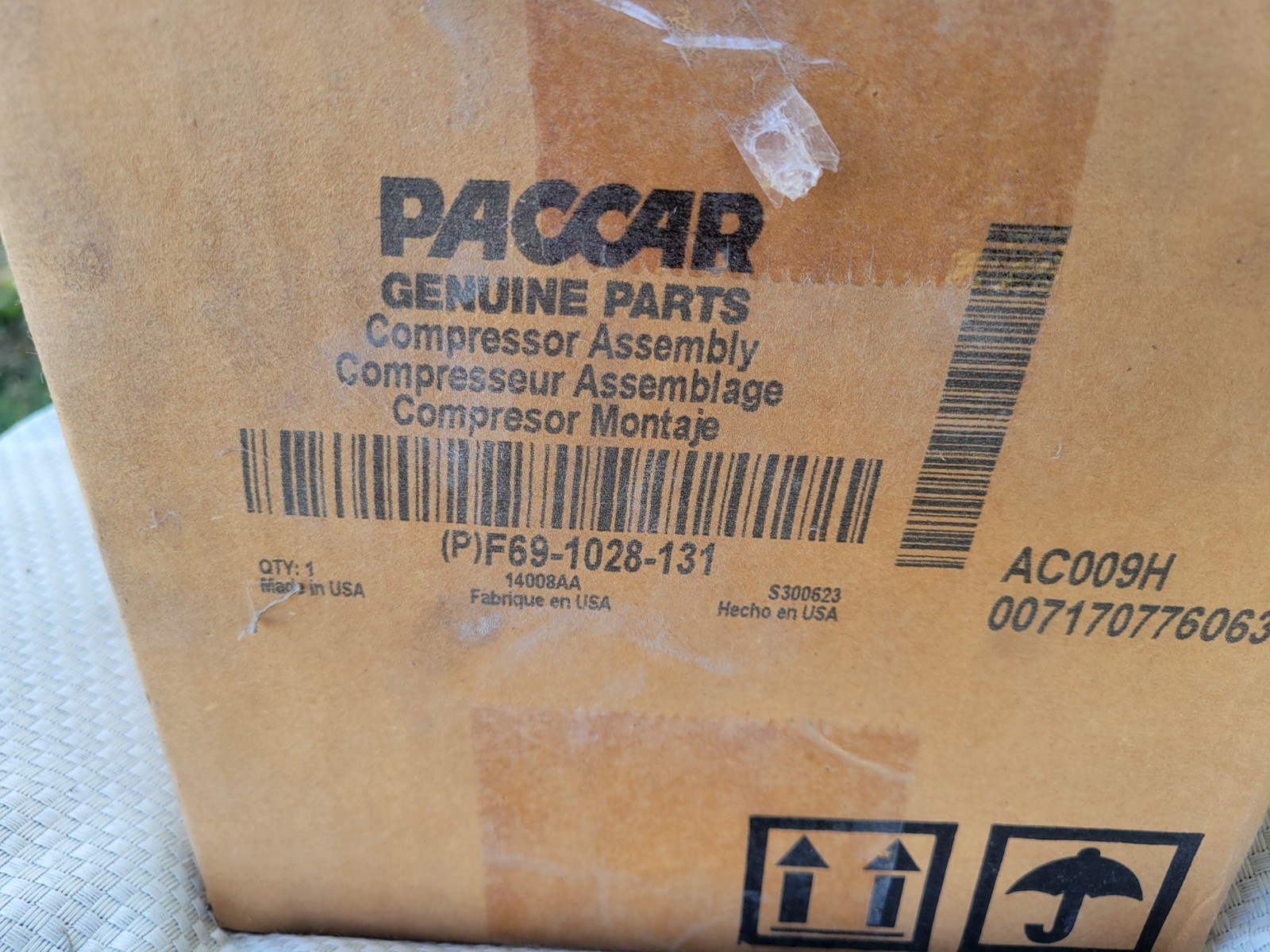 ~ NEW GENUINE PACCAR OEM ~ HVAC SLIMLINE COMPRESSOR ~ F69-1028-131