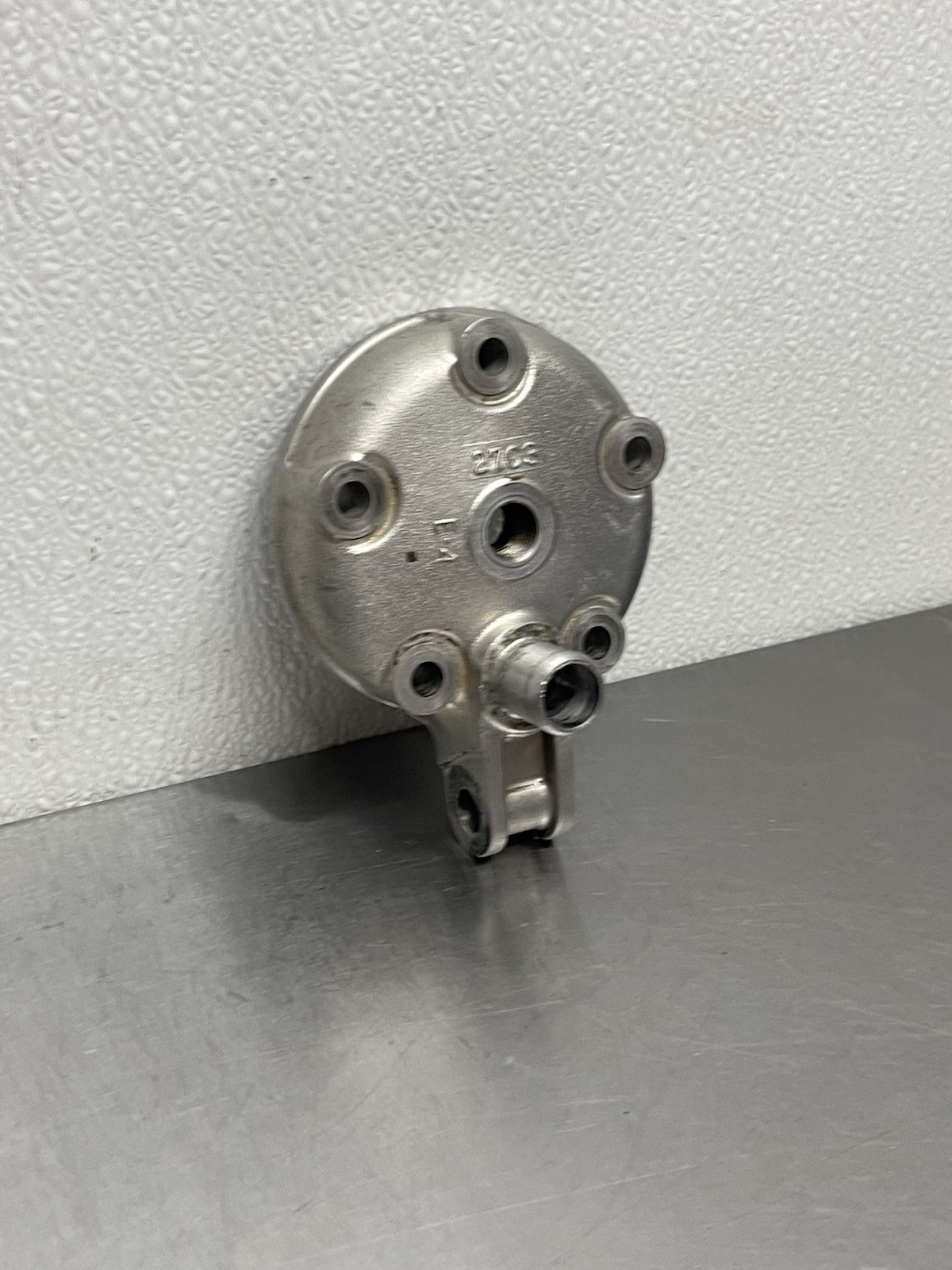 2001 - 2007 SUZUKI RM125 OEM ENGINE CYLINDER HEAD COVER DOME CAP 11111-36F11