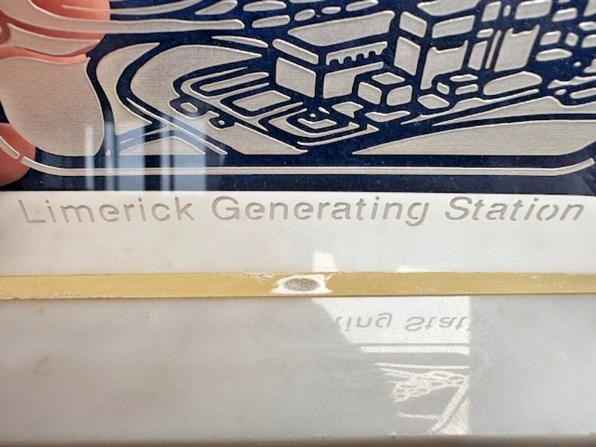VTG 1980's LIMERICK NUCLEAR GENERATING STATION (Pa.) - Glass/Marble Display