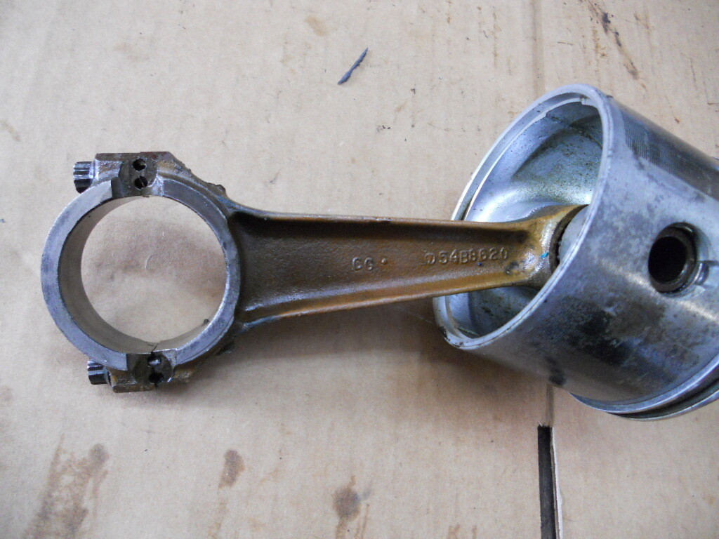 Johnson Evinrude 100-112-115 Piston 396588 Connecting Rod 392591