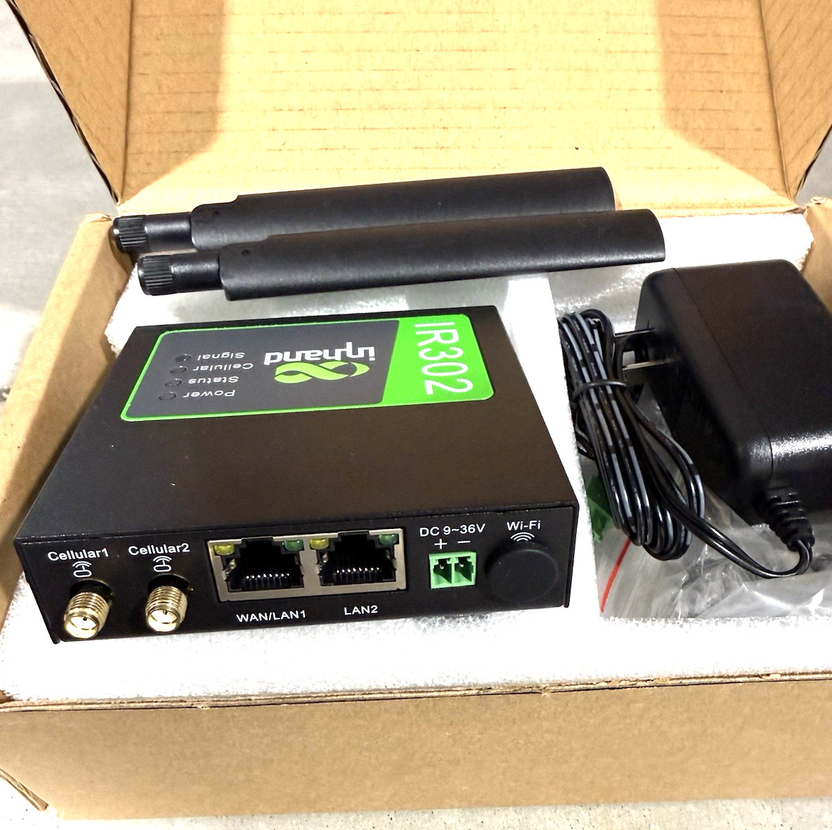 InHand IR302-FQ38-IO Dual Industrial Cellular Router LTE CAT4 150Mbps EXTRAS NEW