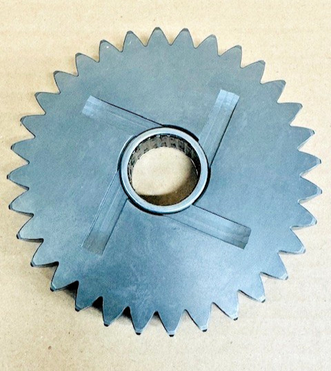 John Deere - Upper Rear Drive Gear AZ64044 - NEW