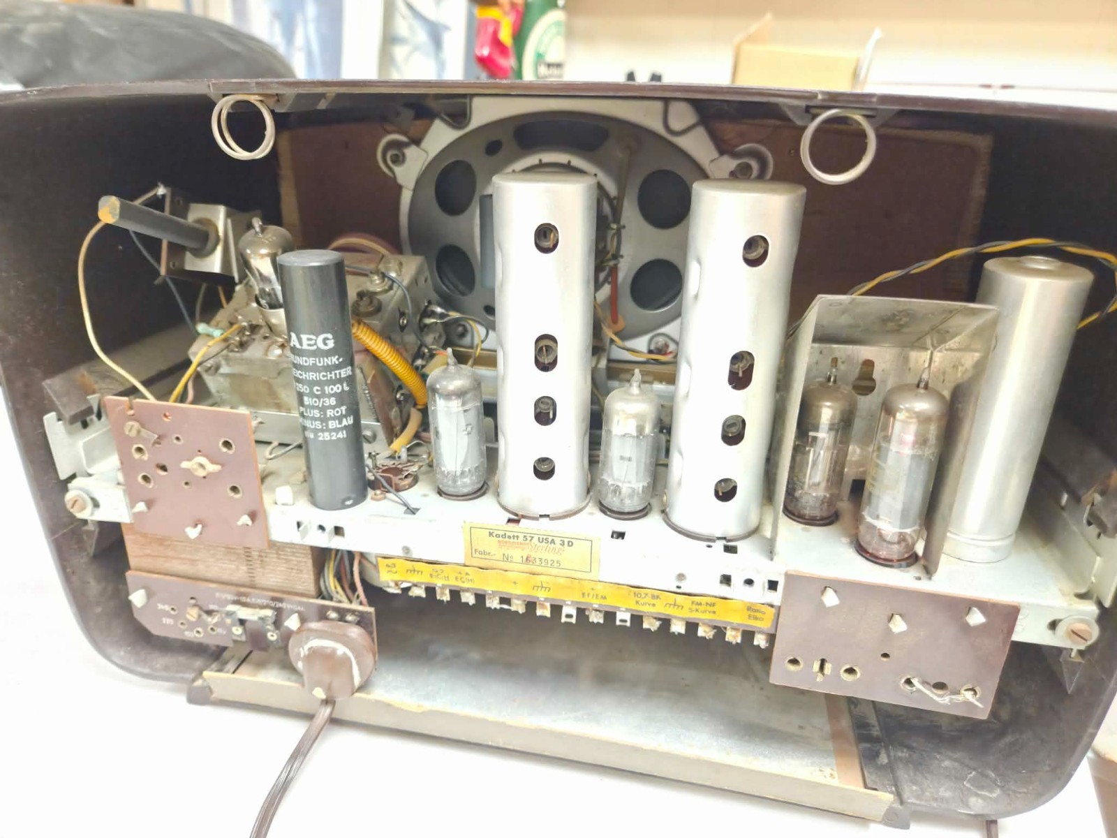 Vintage Nordmende / Sterling “Kadett 57 USA” Tube Radio Powers On, Tunes