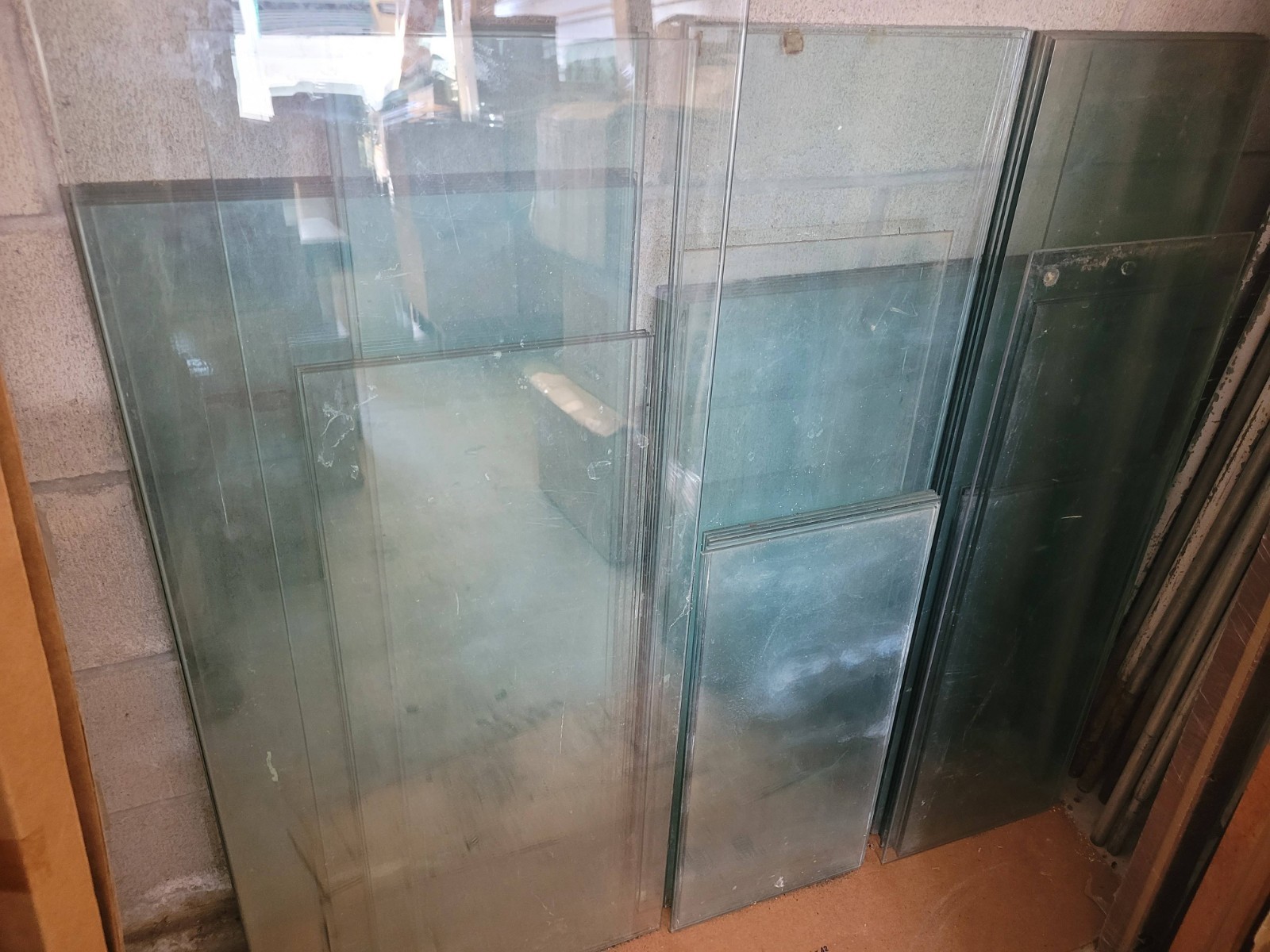 Tempered glass shelves with connectors various sizes