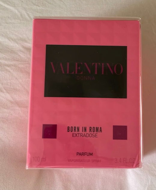 Valentino Donna Born In Roma Extra Dose 3.4 FL Ounces Eau De Parfum For Women