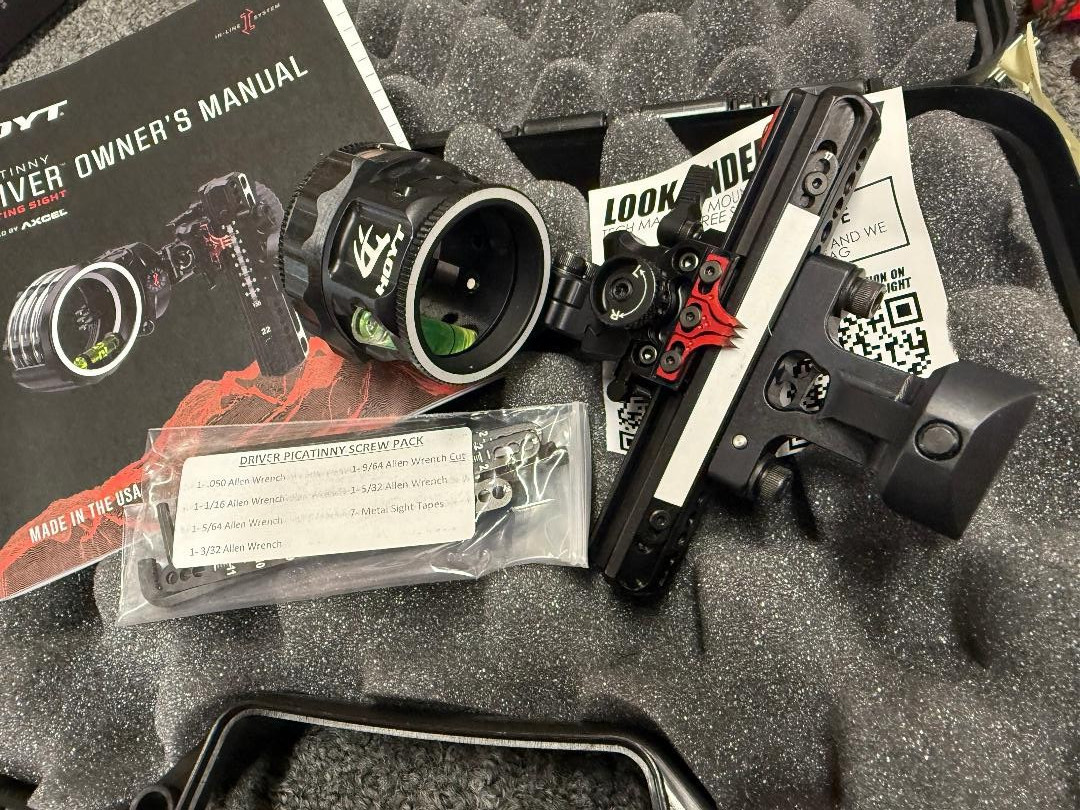 NEW 2025 Axcel Hoyt Driver AVX-31 Ranger .019 Pin Sight RH HOYT W/Case PIC Mount