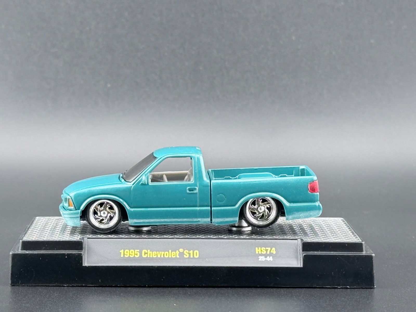 M2 1995 Chevrolet S10 Custom Hobby Exclusive 31500-HS74 1/64