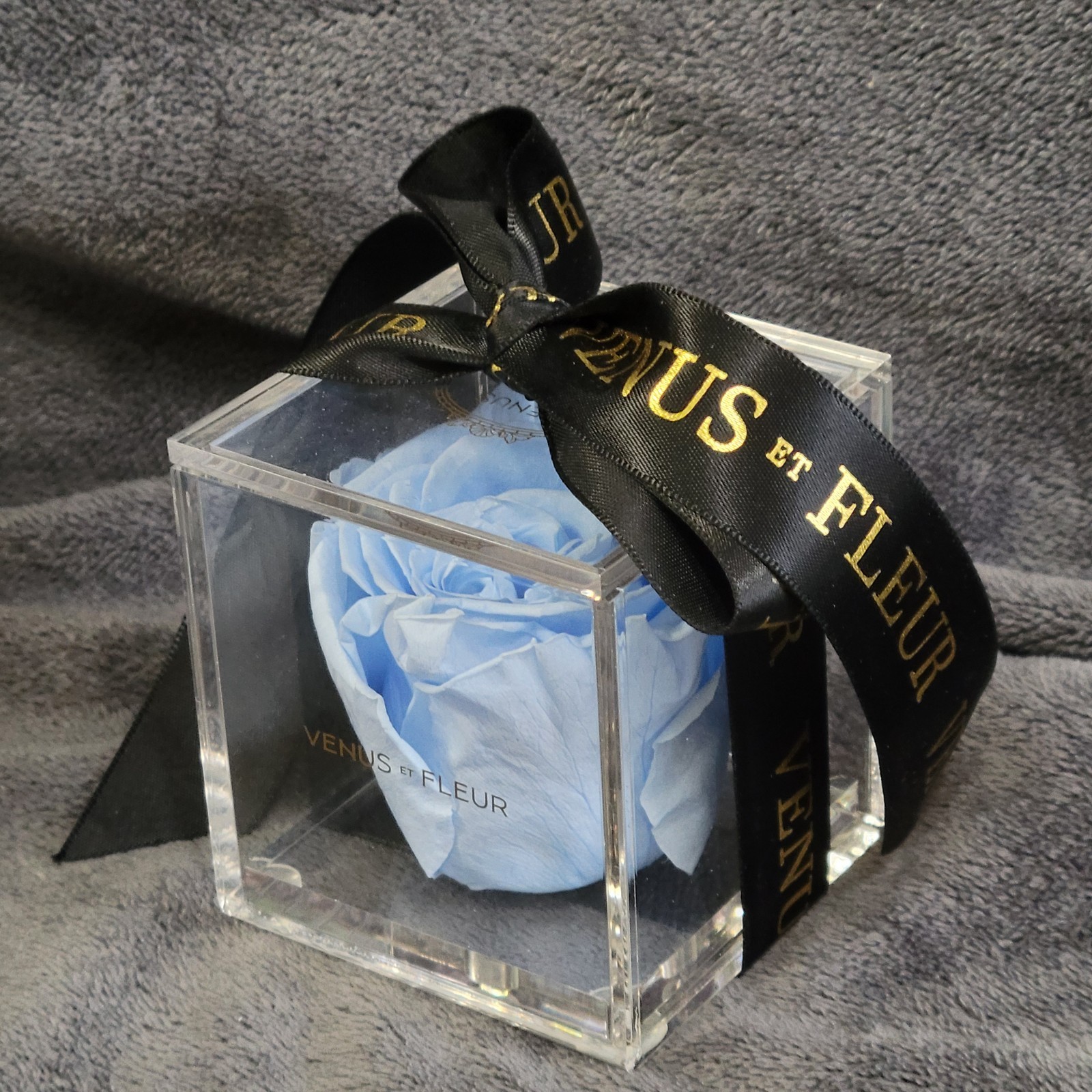 Baby Blue Venus Et Fleur Eternity Rose With Acrylic Storage Box And Note