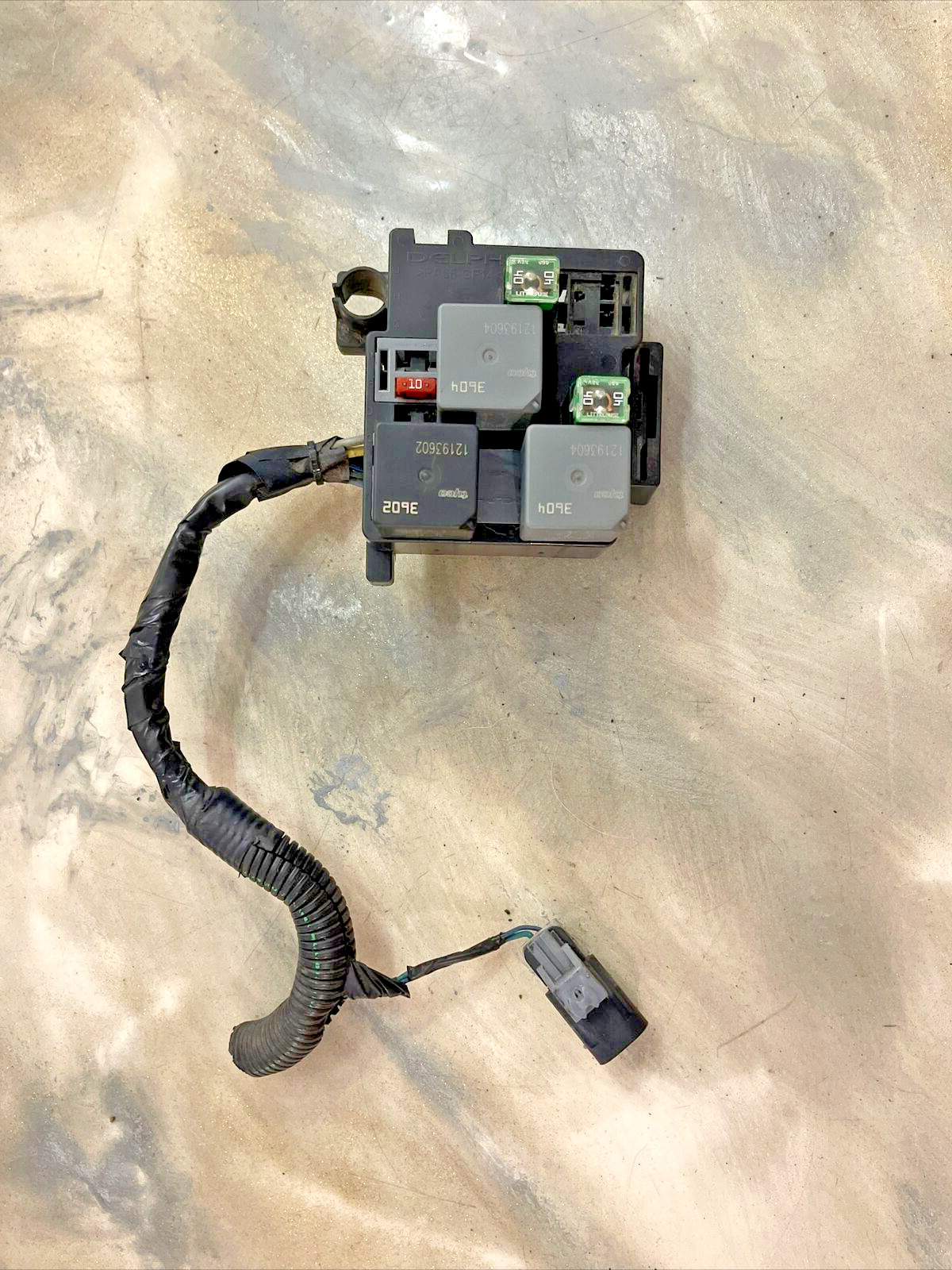 03-06 Silverado Engine Cooling Fan Electrical Fuse Relay Box Mini Block Harness