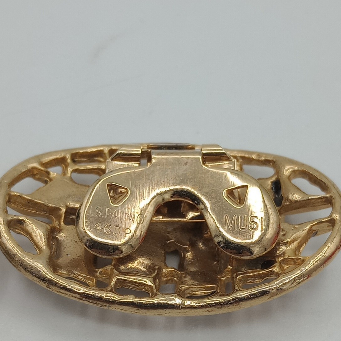 Vintage Ladies Shoe Clips Marked MUSI Black And Gold Tone