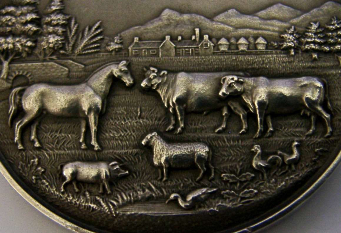 LARGE 50g ENGLISH SOLID STERLING SILVER FARMING MEDAL 1902 LIVESTOCK HORSE COWS