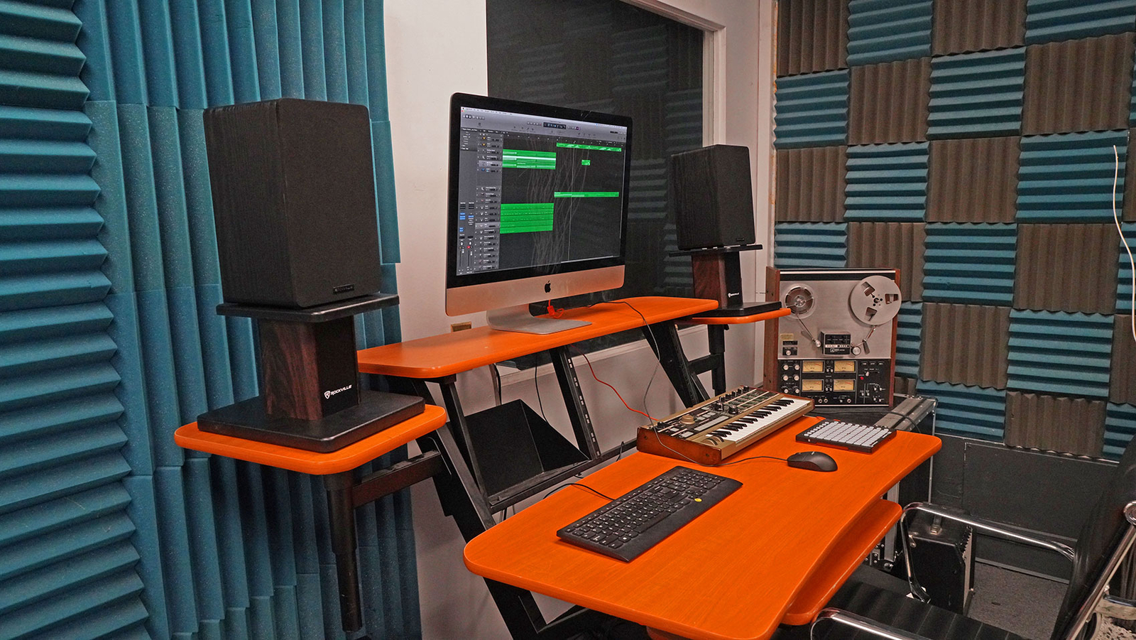 Pair Rockville RHT8D Dark Wood Computer/Bookshelf Desktop Speaker/Monitor Stands