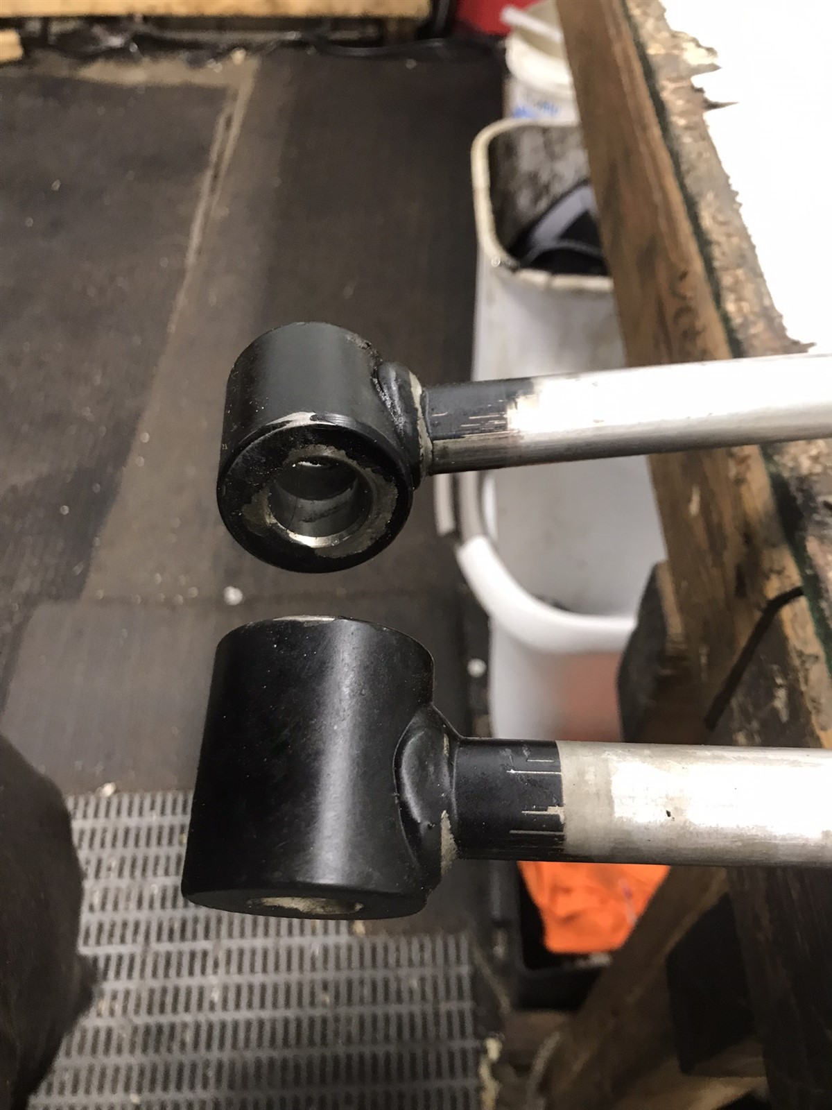 Mercury marine MerCruiser Alpha Bravo trim tilt lift hydraulic cylinders NO SALT