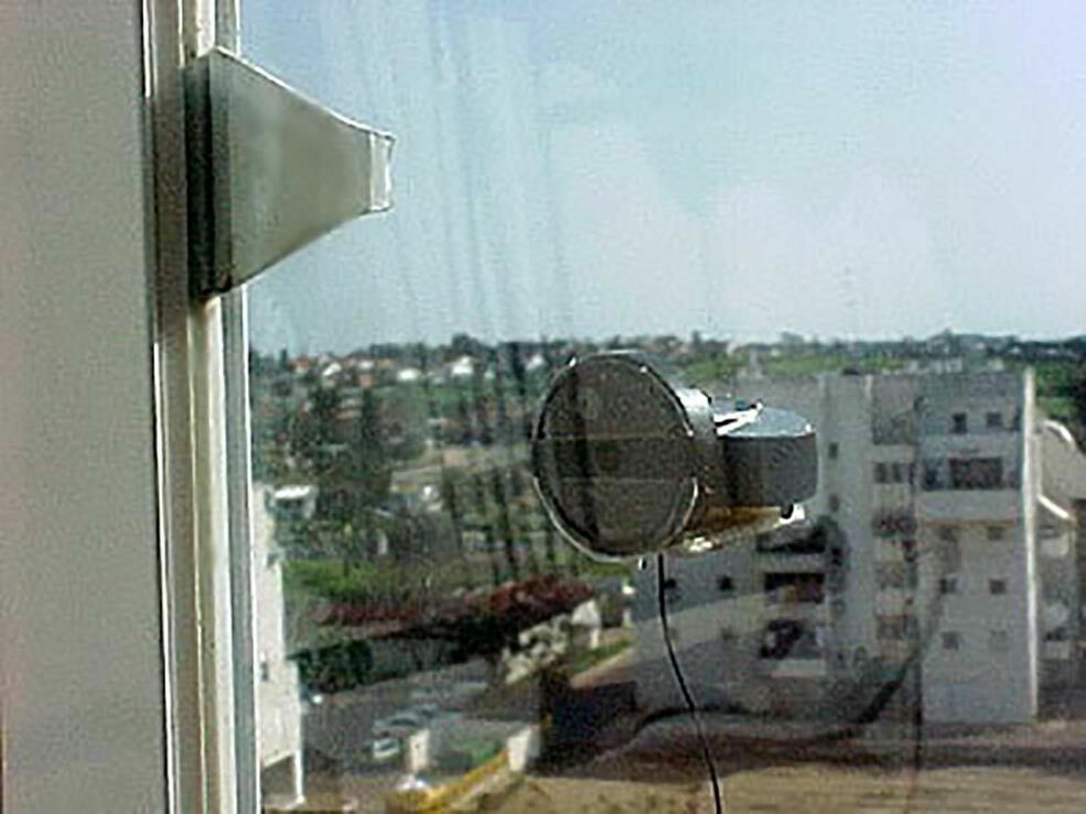 Mini Spy Audio Rf Signal Bug , Wireless Listening Through Glass/Wall Up To 300m