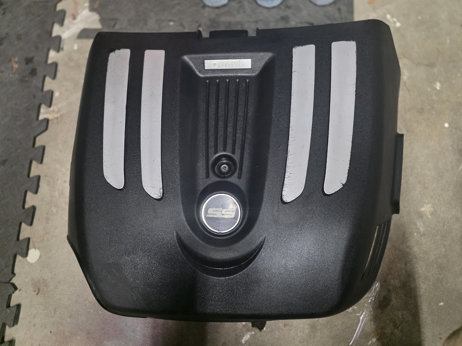 Trailblazer Ss Tbss Engine Cover 6.0L V8
