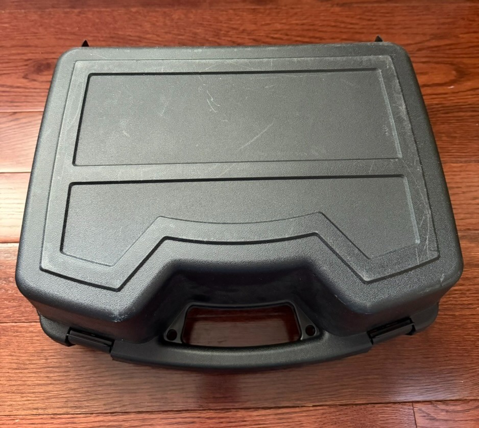 Wiha 31592 24 Piece Insulated Tool Set with case and soft padded foam Metric