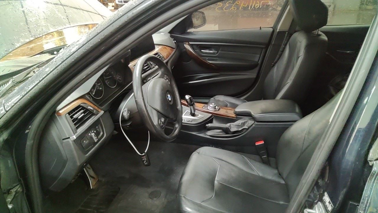 (LOCAL PICKUP ONLY) Roof Glass Fits 12-18 BMW 320i 7006501