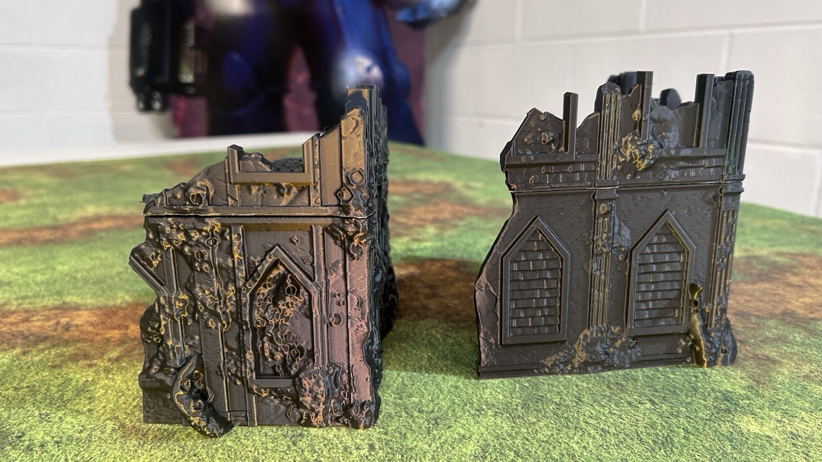 Tabletop Terrain - Infected Ruins - Perfect for Warhammer 40K/Fantasy: 12 pcs