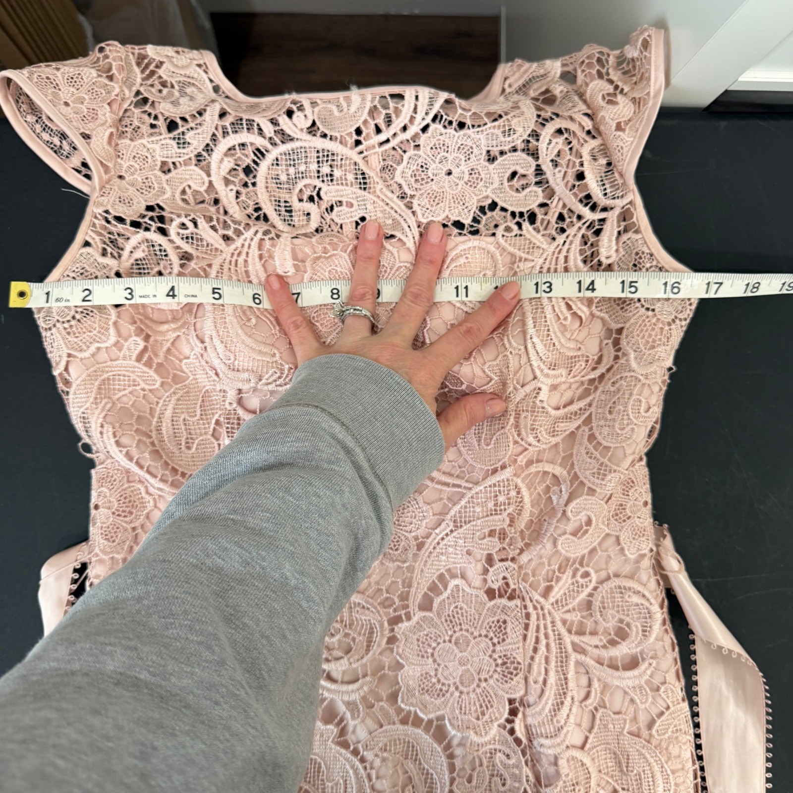 Adrianna Papell 2 Lace Cap Sleeve Illusion Sheath Dress Knee Length Scallop Hem