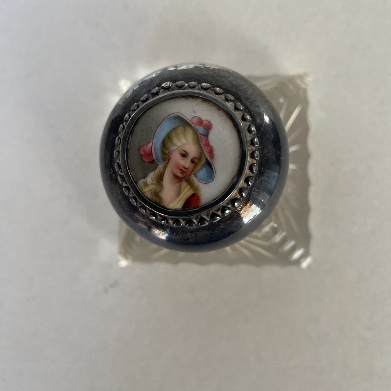 ANTIQUE RARE STAR CUBED CUTBASE SILVER VICTORIAN LADY TOP HINGED SILVER INKWELL