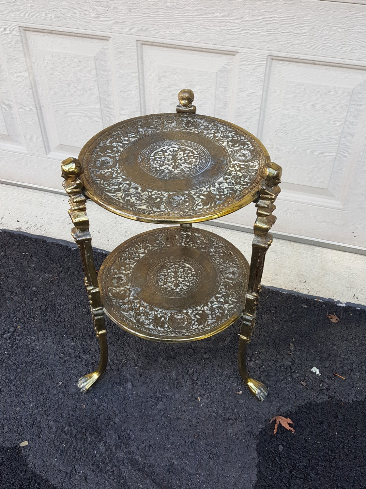 Vintage midcentury Moroccan gold gilt metal drinks table accent 2 tier 7184
