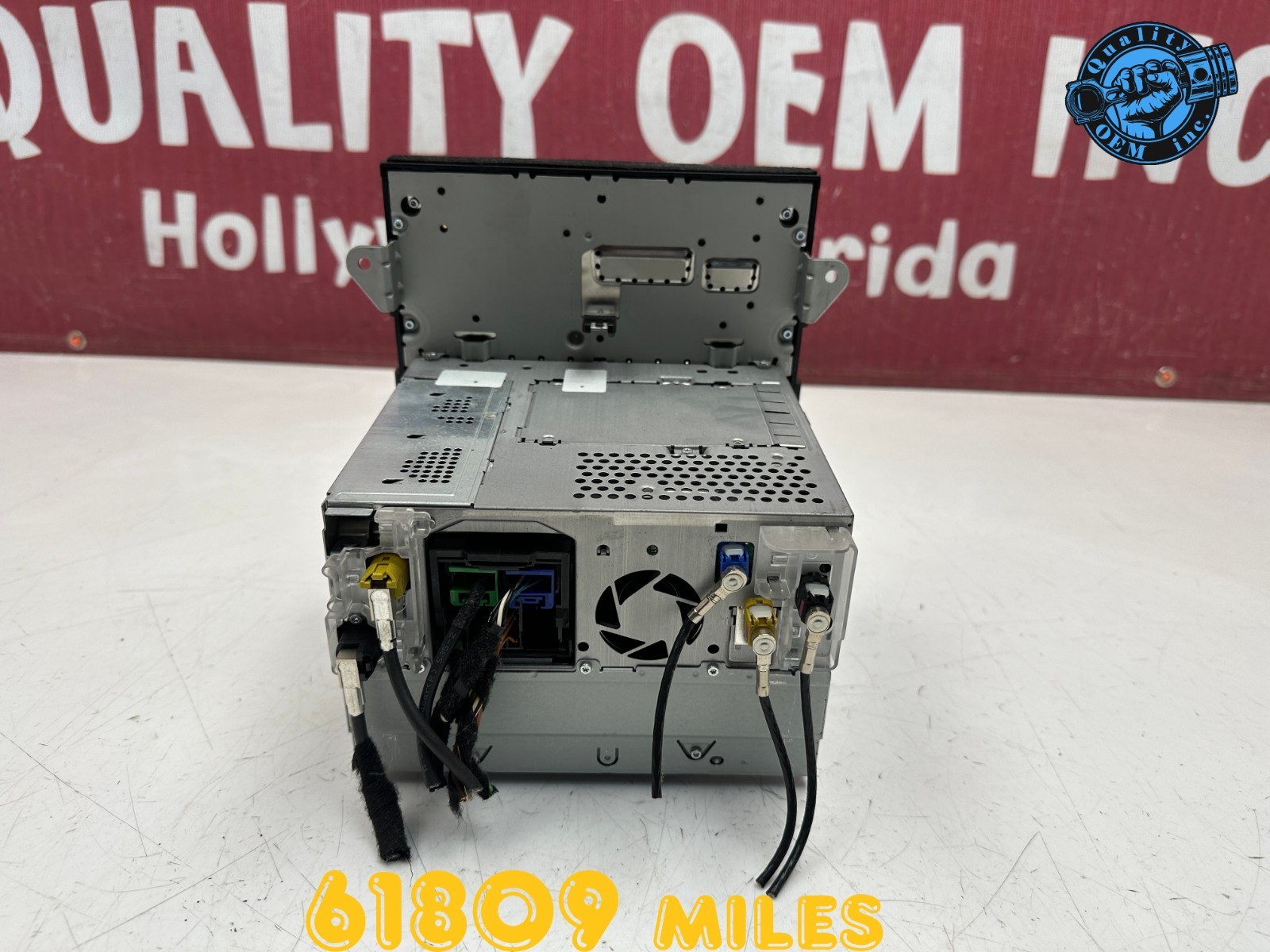 2015-2016 PORSCHE MACAN CD RADIO RECEIVER NAVI DISPLAY SCREEN MONITOR OEM 61 kmi