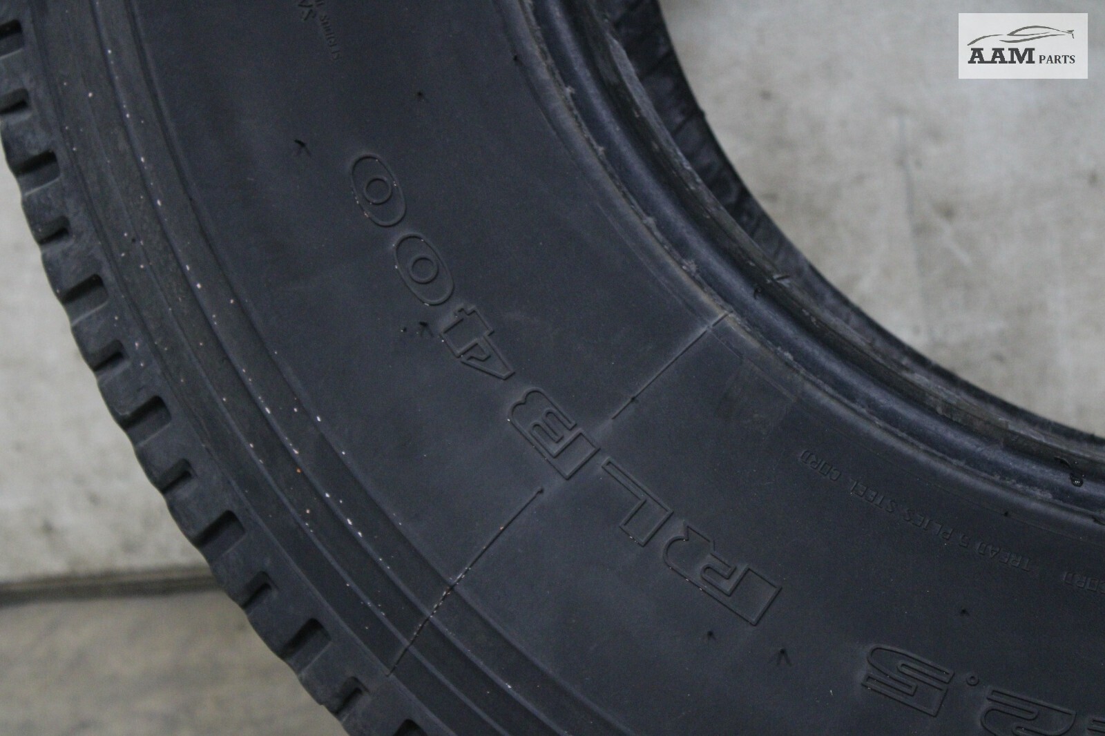 2018-2024 FREIGHTLINER CASCADIA WHEEL TIRE 295/75 R22.5 DOUBLE COIN OEM