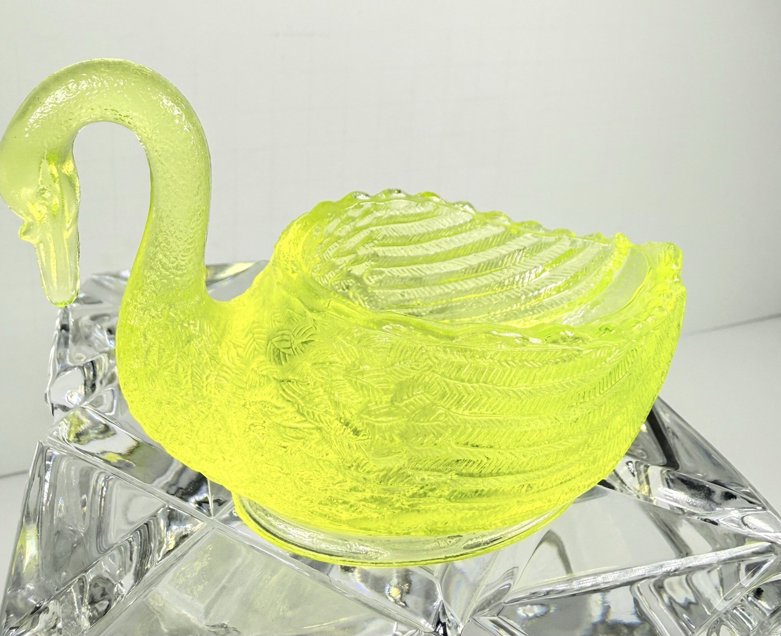 3 7/8" SWAN SALT DIP OPEN CELLAR CANARY YELLOW VASELINE GLASS