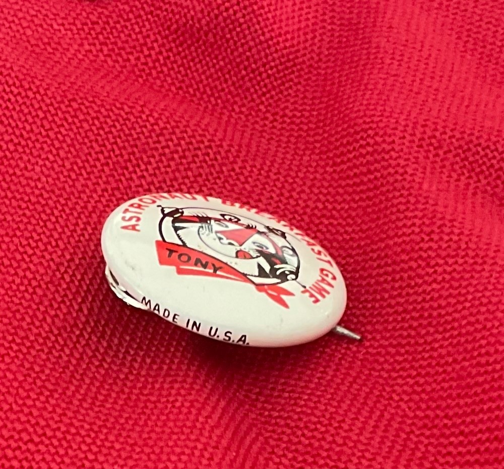 Kellogg's Pinback Tony The Tiger Astronaut Breakfast Game Pin Button 1960s Vtg