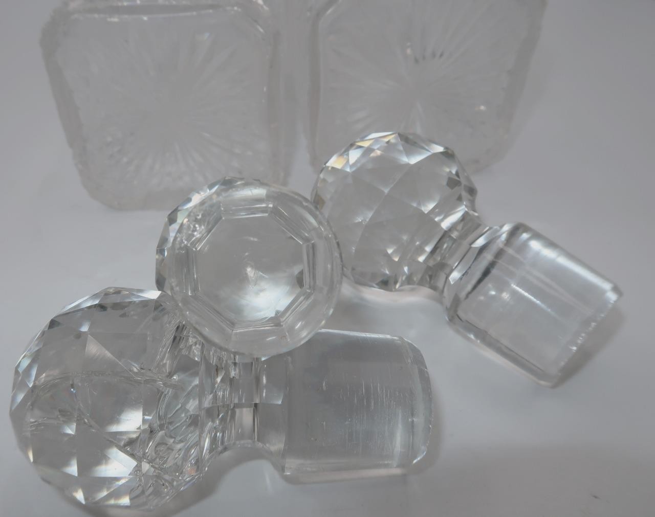 MAPPIN & WEBB Silver Plated Liquor TANTALUS w/ 3 Decanters & Lock, 13" x 12"