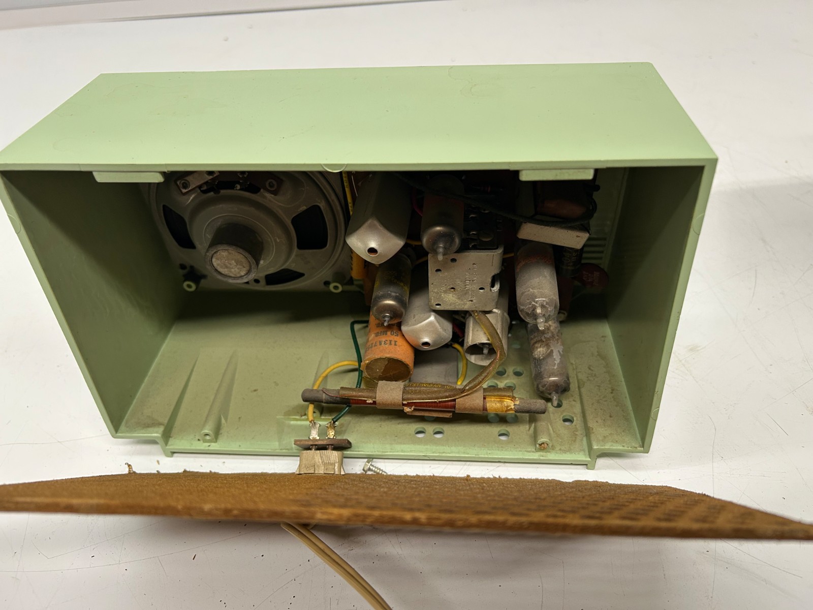 Vtg General Electric Maybe T-103A Mint AM Tube Radio MCM Powers On As Is