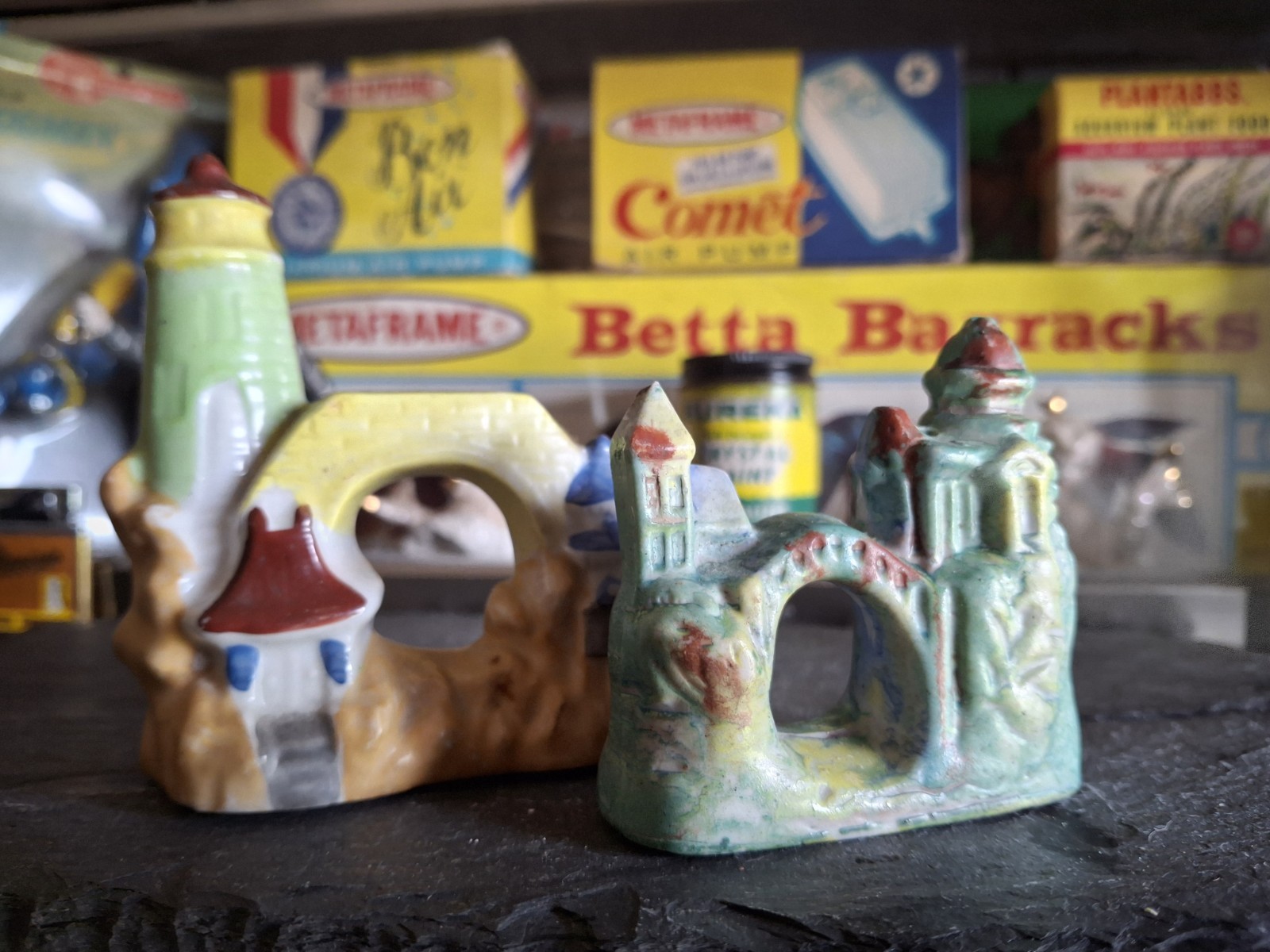 Vintage Aquarium Fishbowl 2 Lot Sm Beautiful Ceramic Swim Through Castle Archway