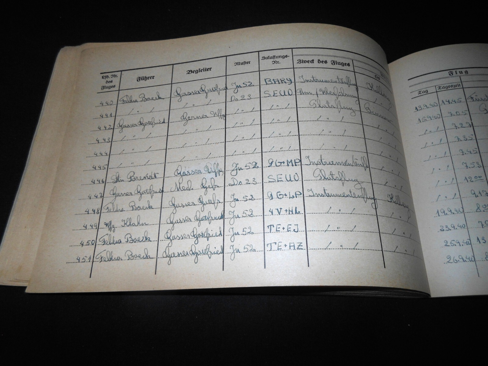WW II German LW Flugbuch - FLIGHT LOG BOOK - Ju52 He111 Do17 Do23 Ju86 - NICE!