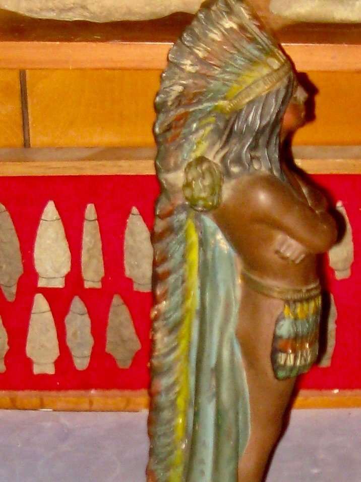 ANTIQUE INDIAN CHIEF CHALK WARE CIGAR STORE TYPE NATIVE AMERICAN REAL NICE
