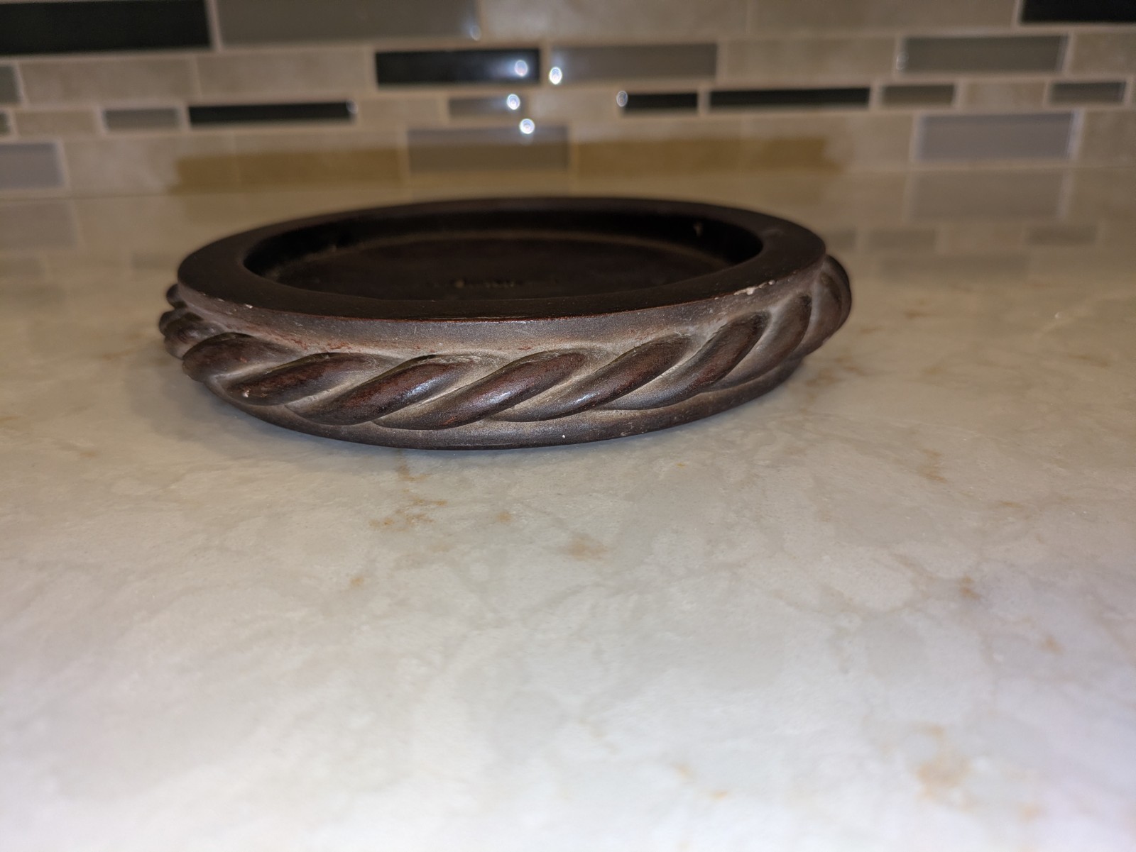 AUSTIN PRODUCTIONS SCULPTURE 4.5" Rope Plate Candle Display (Brown Pottery)