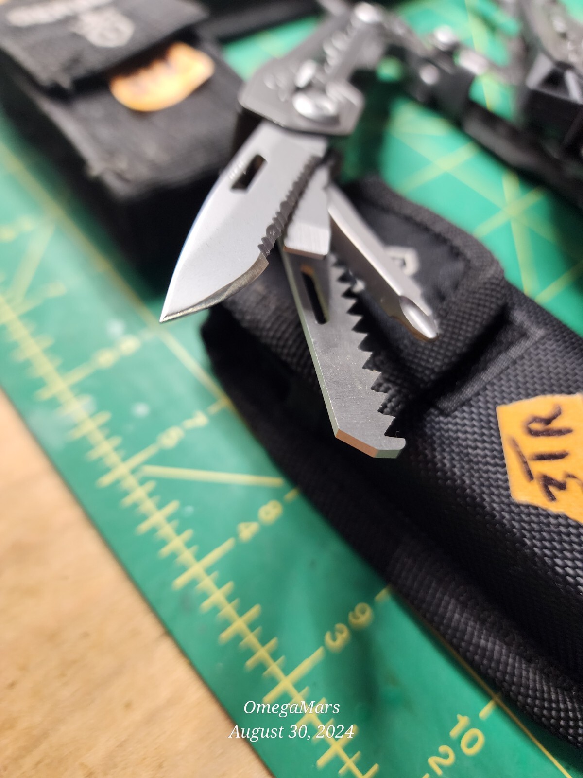 Gerber Truss 17-in-1 Multi Tool Random selection of ONE tool per order Grade A