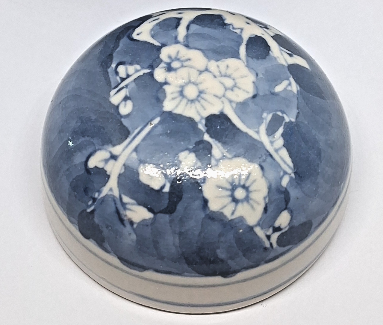 Beautiful Asian Blue & White Glaze Ceramic Lidded Ginger Jar / Urn 4.5" Tall