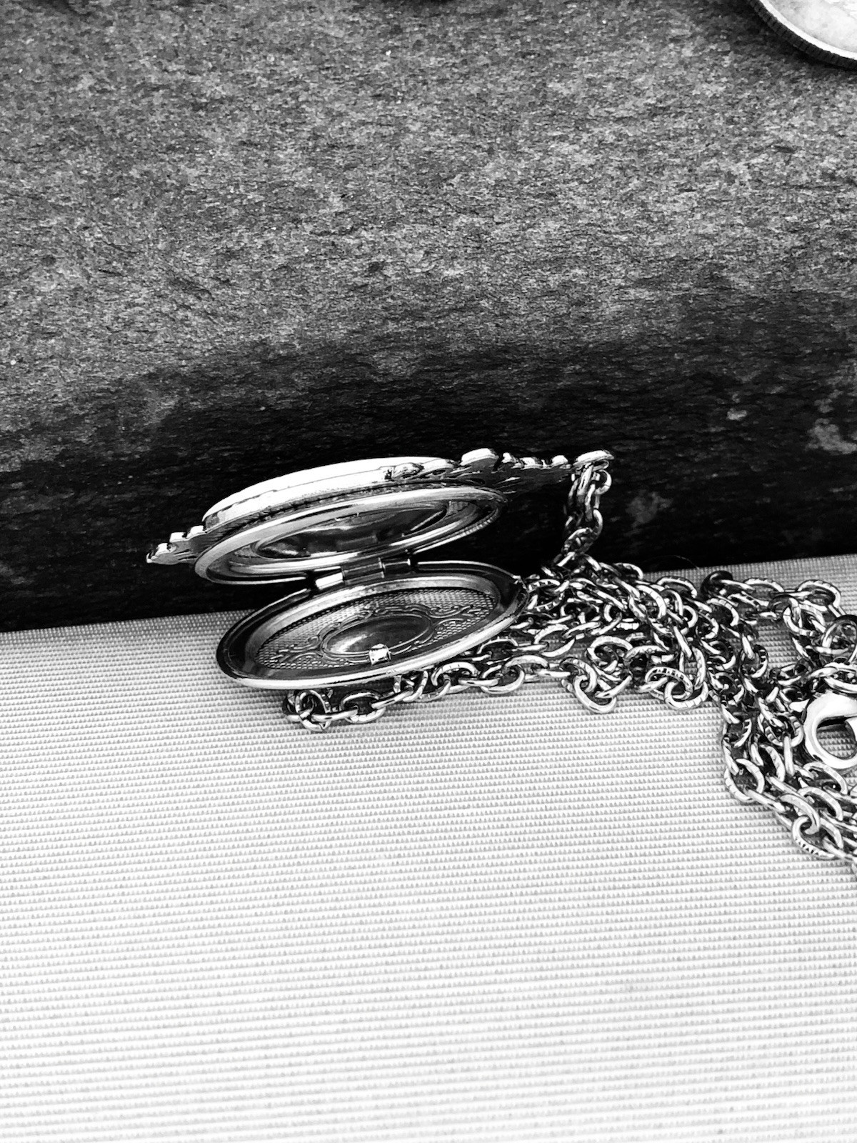 Green Lily of the Valley Cameo HIDDEN LOCKET Necklace Vtg Pillbox Stash Pendant