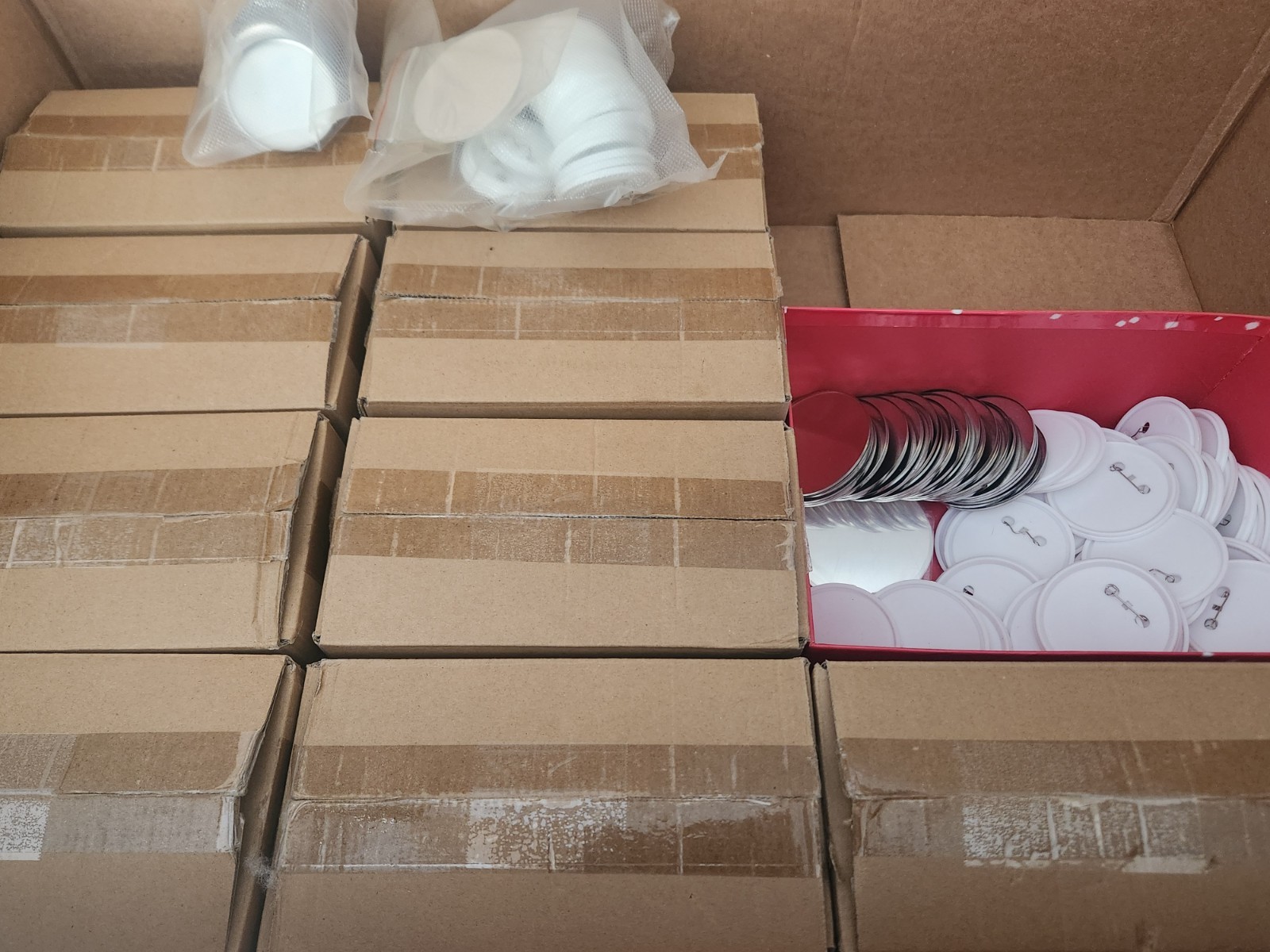 Button Maker W/ Large Lot Of Blank Buttons Badges