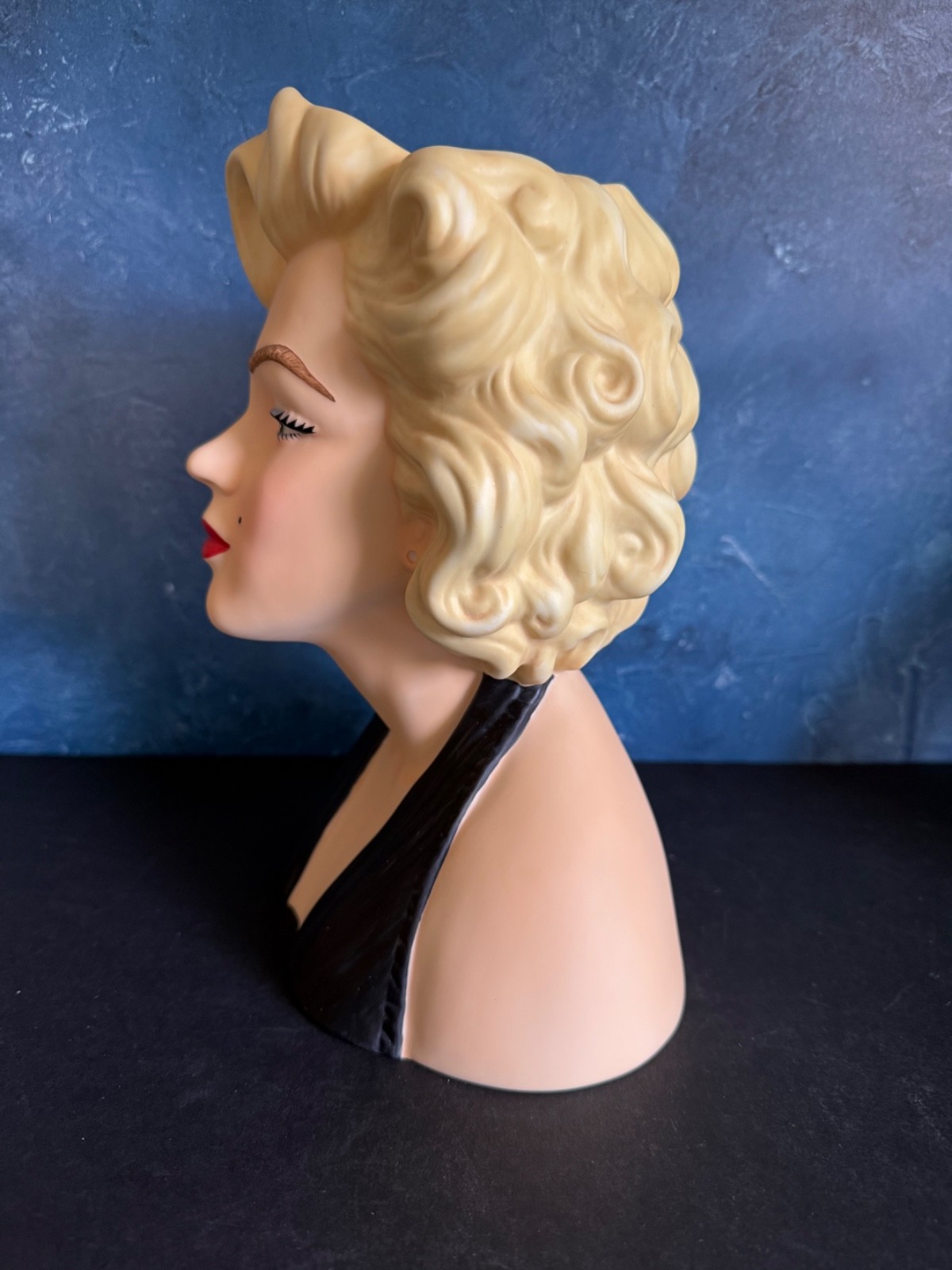 VINTAGE LADY HEAD VASE CONVENTION MARILYN MONROE 10” & VINTAGE NECKLACE/EARRINGS
