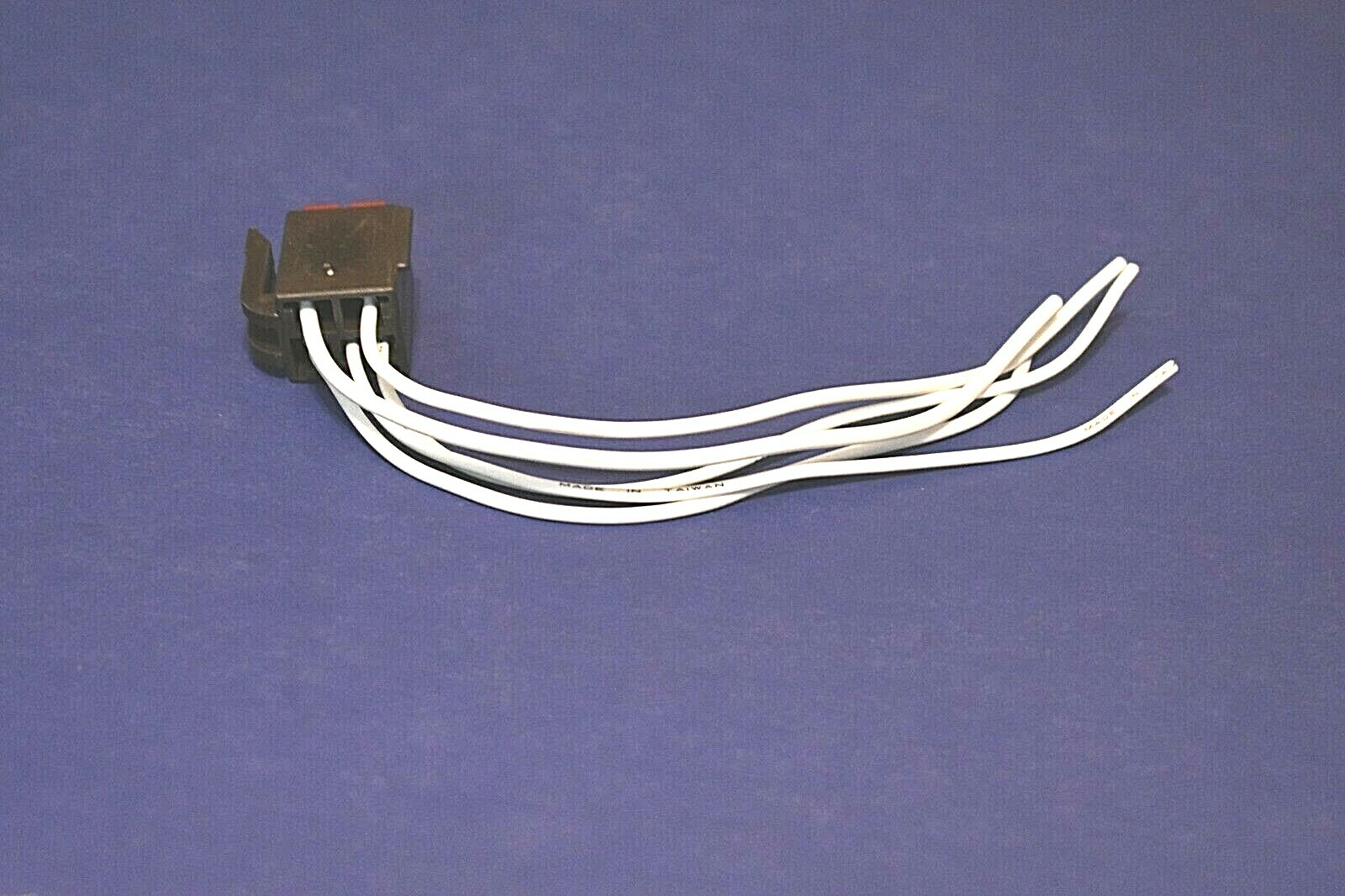 Ford Electronic Engine Control Computer EEC Relay Harness Connector Socket Plug