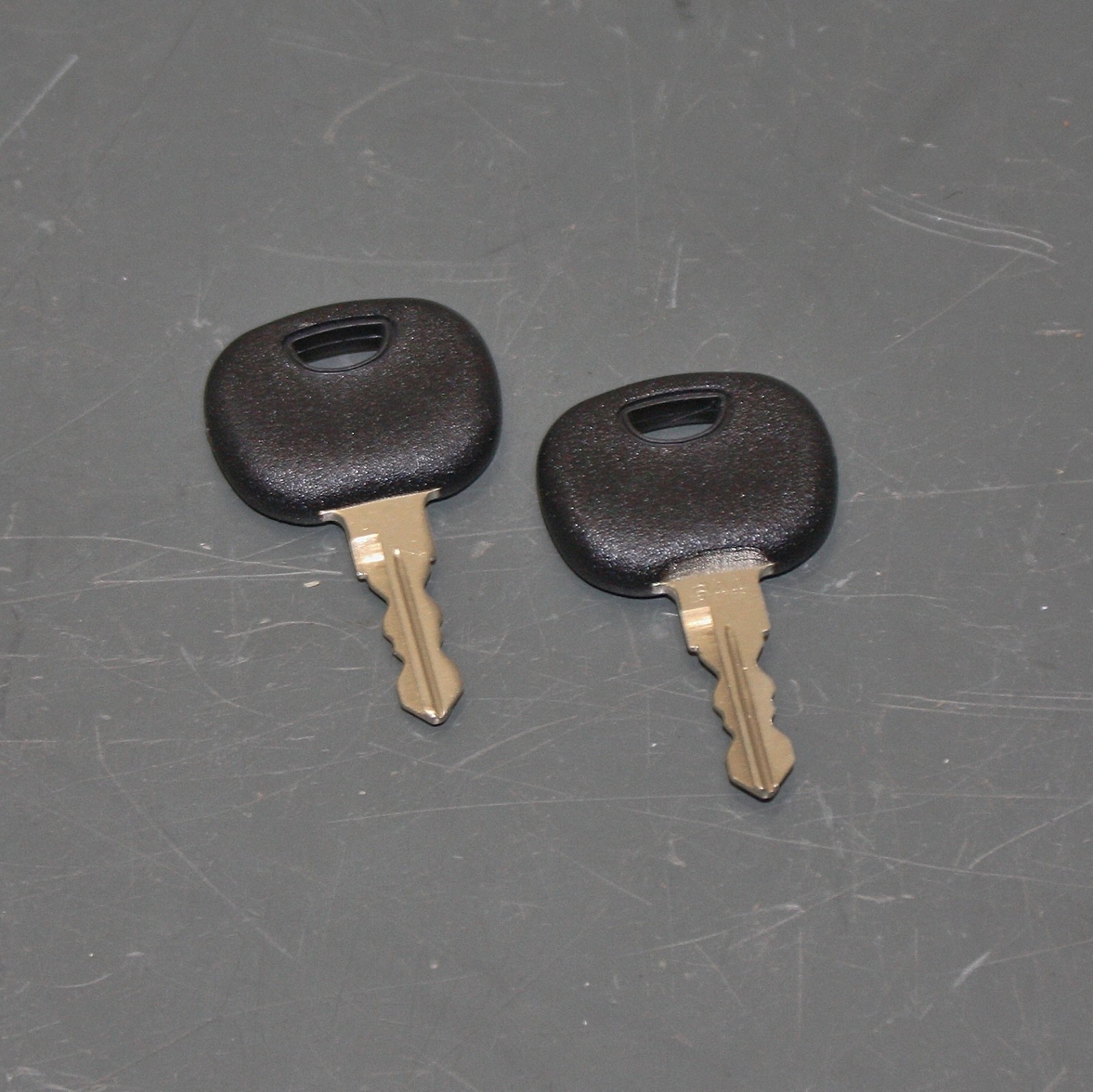 (2) Genuine Tennant Ignition Keys 361144, for 9006747-G, 9006756-G, MV-6100-0005