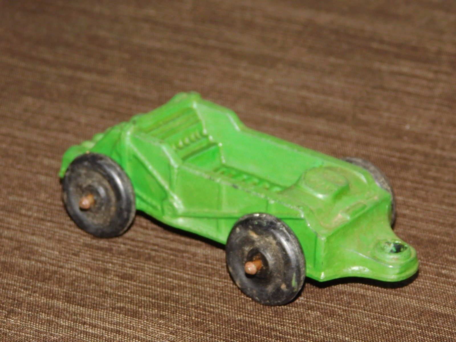 VINTAGE MADE IN USA TOY 5" LONG RUBBER PLASTIC AUBURN FARM WAGON