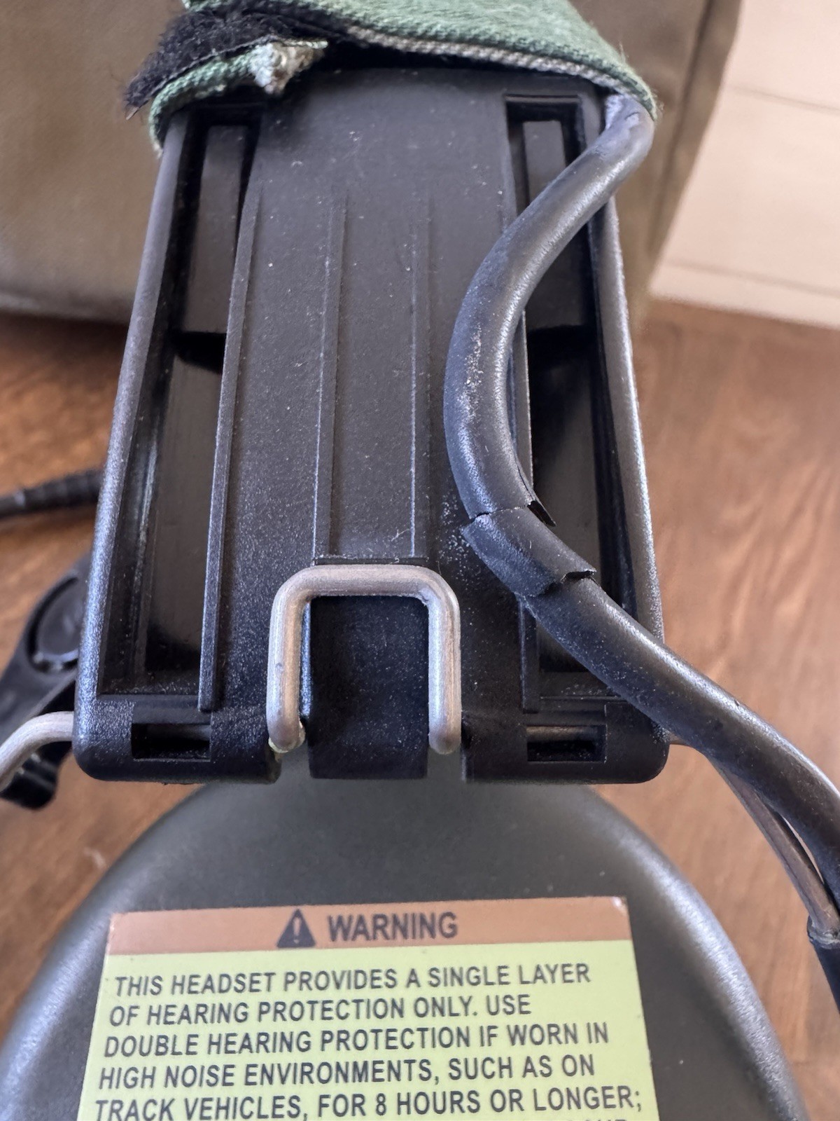 MSA SORDIN 75311 Dual Comms Headset and Carrying Case -Brittle Wire sleeve-